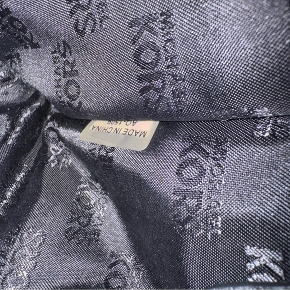 Michael Michael Kors Chain-linked Pebbled Leather Crossbody Bag - Black & Gold - Picture 4 of 12